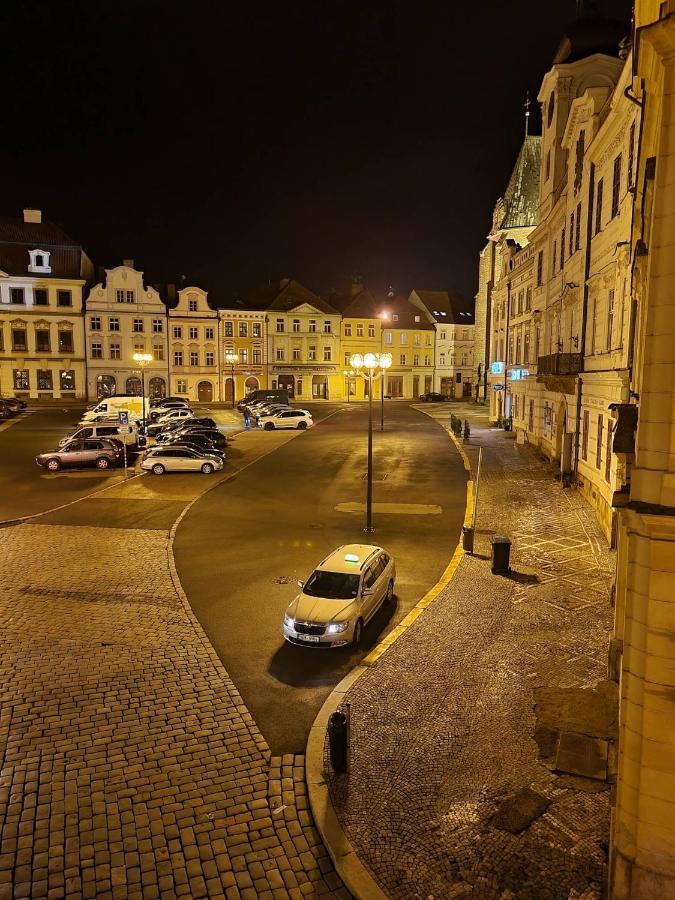 Podkrovni Studio Na Velkem Namesti S Wi-Fi Zdarma Hradec Králové Esterno foto
